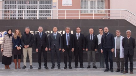 Rektör Prof. Dr. Aksoy, lise öğrencileriyle bir araya geldi